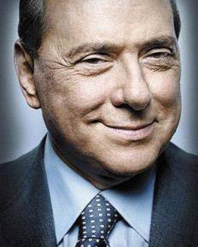 Berlusconi zaf� en un caso de soborno