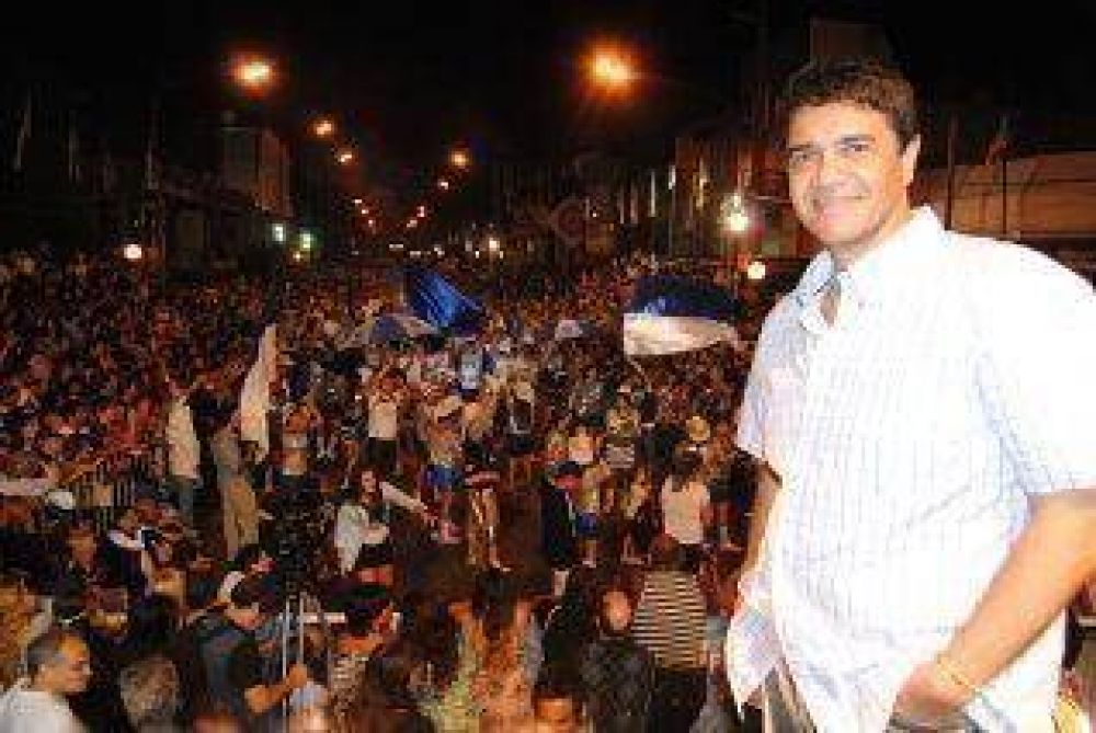 El carnaval en Munro fue multitudinario