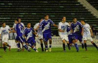 Alvarado perdi� los estribos; cay� como local ante Ferro y no puede remontar
