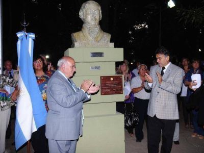 QUILMES: Recuerdan creaci�n de la ense�a patria