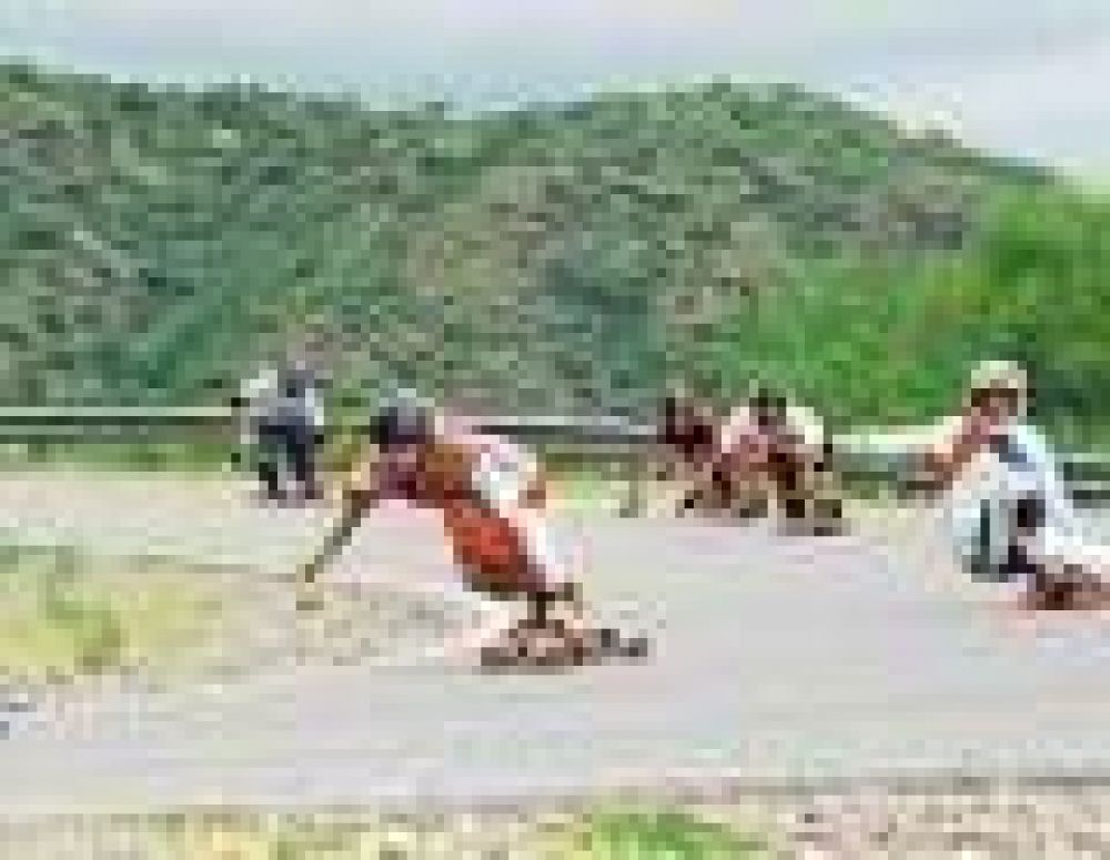 Perdi� el control de su longboard y muri� en las sierras de C�rdoba