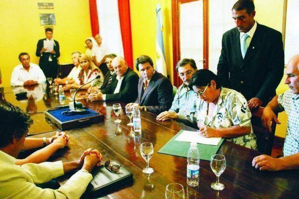 Se firmaron 4 convenios mineros con instituciones y empresas
