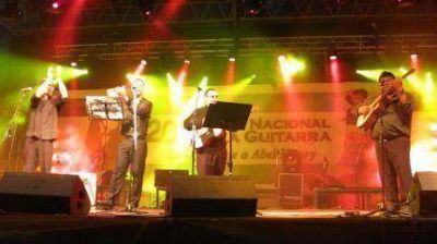 Internos de la Unidad Penal 15 de Bat�n en la Fiesta de la Guitarra