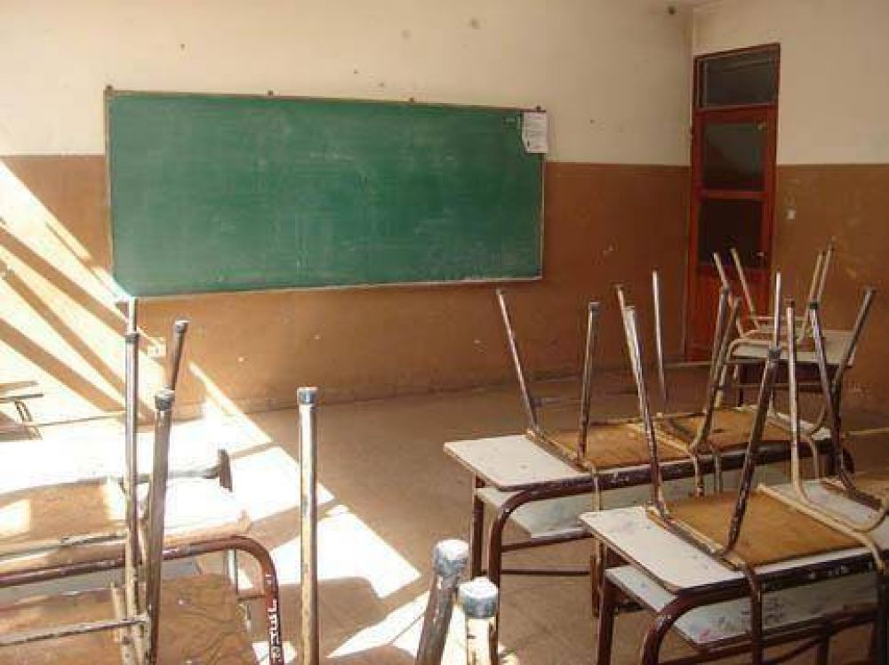 Alto acatamiento al paro docente en Saladillo