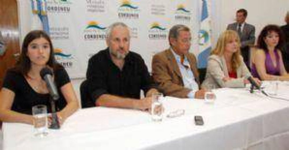 Lanzaron la campa�a �Agua es vida, cuidemos los r�os�