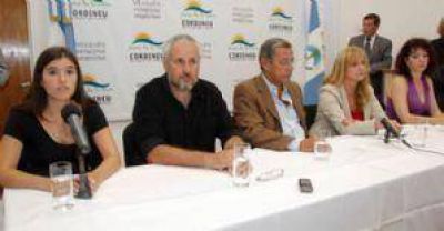 Lanzaron la campa�a �Agua es vida, cuidemos los r�os�
