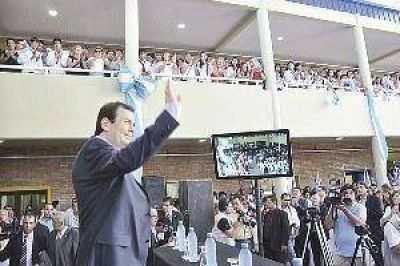 Zamora, al inaugurar el ciclo lectivo 2012: "No hay futuro sin educaci�n"