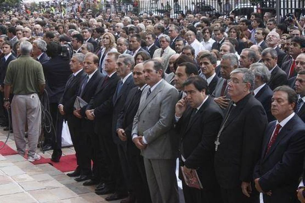Alperovich inaugur� la nueva Legislatura tucumana