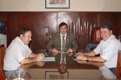 LUJ�N - EL DR. LUCIANI SE REUNIO CON REPRESENTANTES DEL ORGANISMO PROVINCIAL PARA EL DESARROLLO SOSTENIBLE