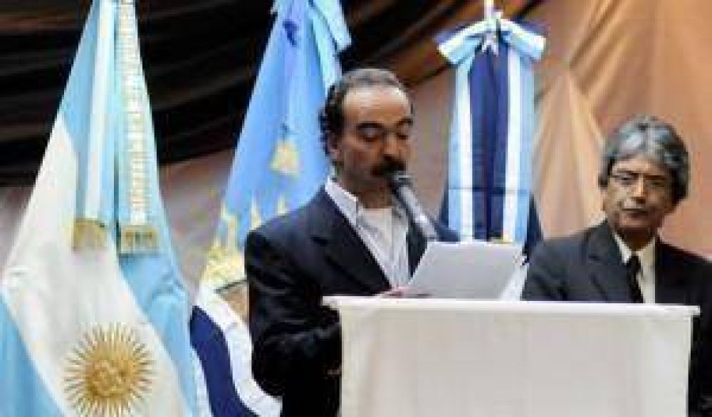La Sociedad Rural cuestion� el avance minero y petrolero y el Gobernador Peralta propuso aumentar la regal�as