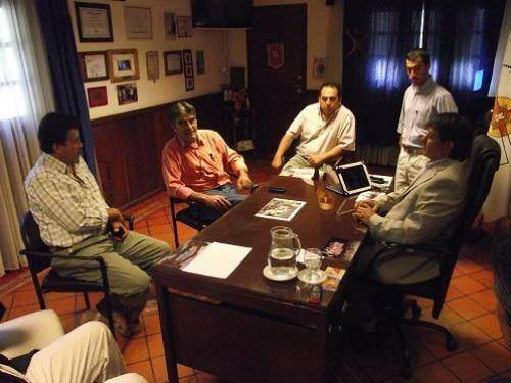 Reuni�n entre el Intendente Andersch y personal del Mrio de Servicios P�blicos