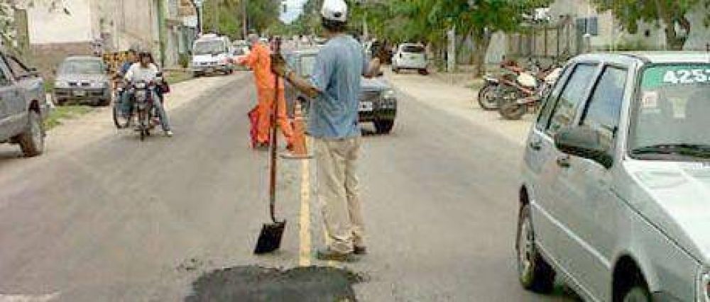 El gobierno provincial sali� a tapar los baches de la ciudad