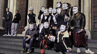 Interpol, tras una pista de Anonymous en R�o Cuarto