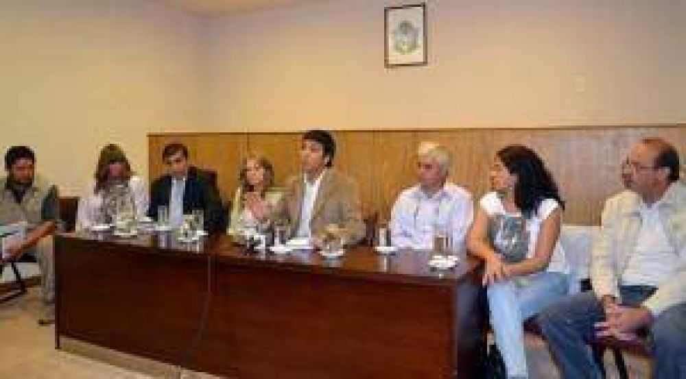 Diputados contra la megaminer�a