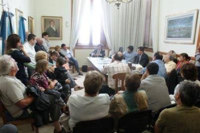 Primer encuentro de los antiguos adquirentes con el Ejecutivo 