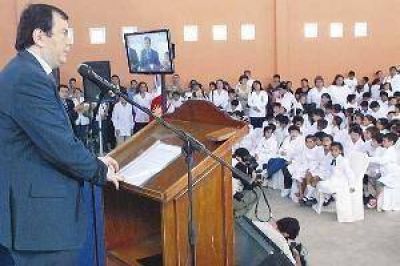 Zamora habilit� otra escuela y remarc� que se avanza en la mejora de la calidad educativa
