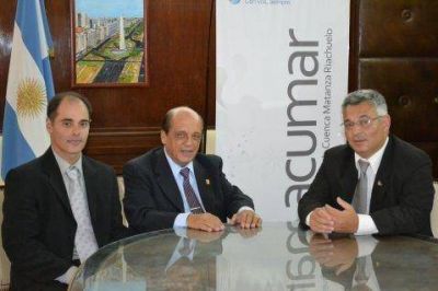 El intendente gestion� asuntos ambientales