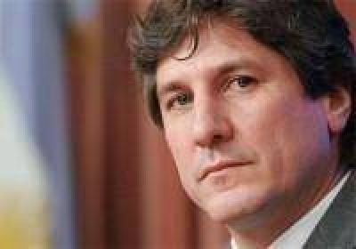 El acto comenz� con un minuto de silencio por las v�ctimas de la tragedia de Once