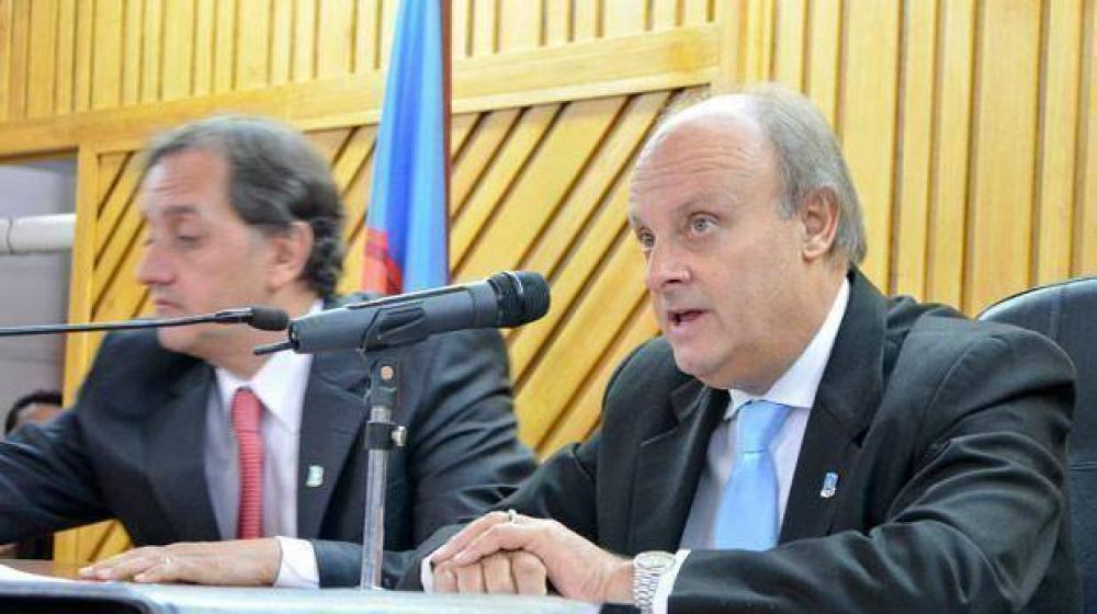 Di Pierro le pidi� a la Justicia que devuelva el Palacio de Tribunales