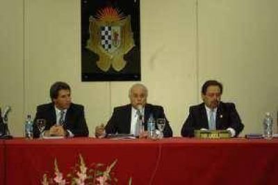 Asfalto y ahorro en alquileres, ejes clave de la gesti�n Lima