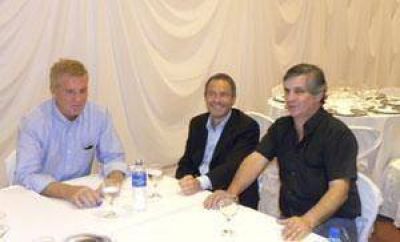 Francisco De Narv�ez encabez� una reuni�n provincial en Chivilcoy 