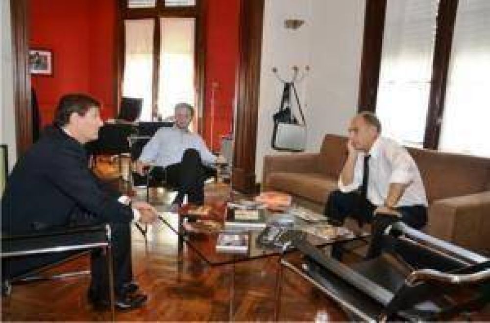 El Intendente asisti� a varias reuniones en la provincia