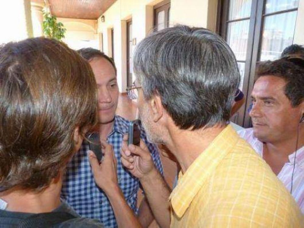 Camau no quiere hablar de candidaturas