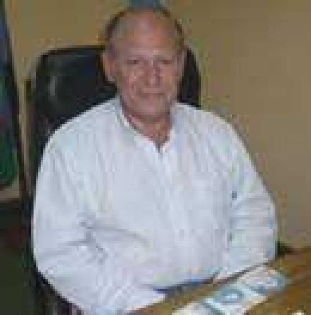 10/02/09 Tres Lomas Mario Espada no encarar�a el Plan Federal II De todas maneras aclar� por AM 1280 que viajar�a a Buenos Aires para tener m�s detalles.   El intendente municipal de Tres Lomas, Doctor Mario Luis Espada, no aceptar�a la puesta en marcha d