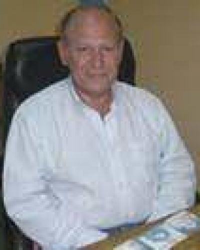 10/02/09 Tres Lomas Mario Espada no encarar�a el Plan Federal II De todas maneras aclar� por AM 1280 que viajar�a a Buenos Aires para tener m�s detalles.   El intendente municipal de Tres Lomas, Doctor Mario Luis Espada, no aceptar�a la puesta en marcha d