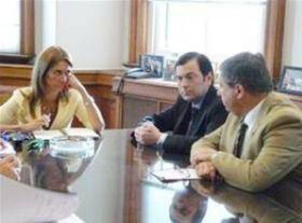 Suspenden por una semana a 500 operarios en Santista Textil.