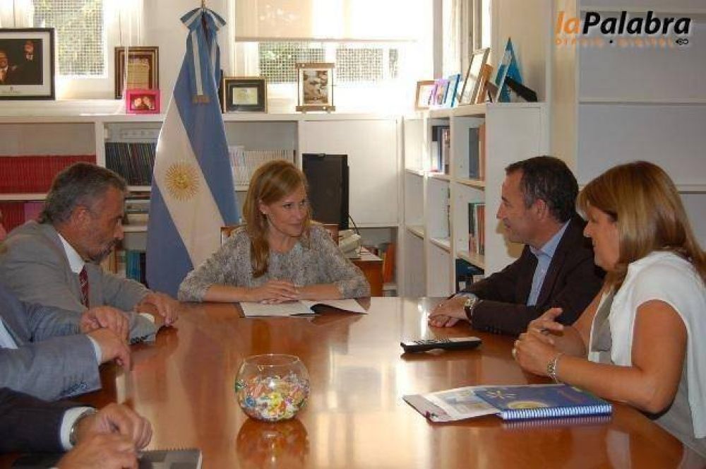Avanzan las gestiones para traspasar a la �rbita estatal el Instituto Cardenal Cagliero de Stroeder