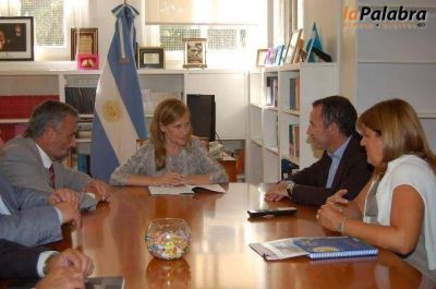 Avanzan las gestiones para traspasar a la �rbita estatal el Instituto Cardenal Cagliero de Stroeder