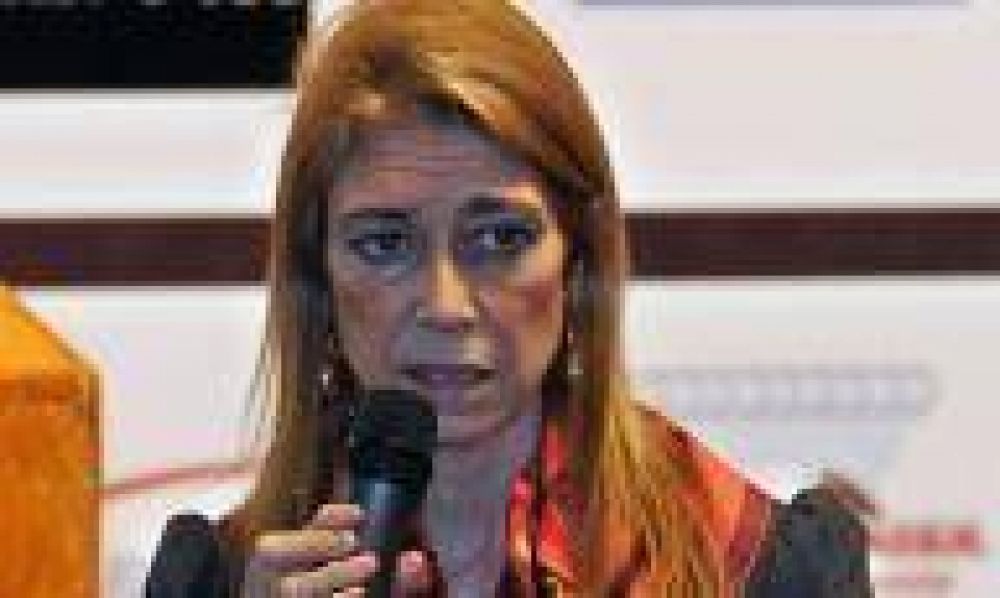 D�bora Giorgi: "El capital financiero debe profundizar la reindustrializaci�n"