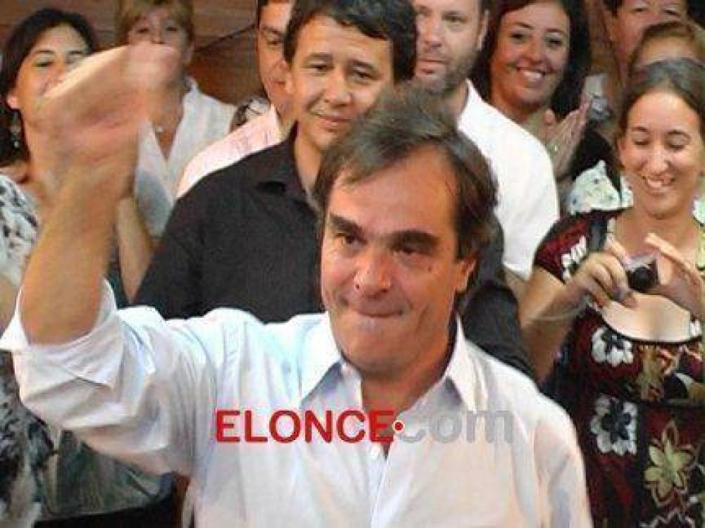 Peccin asumi� la conducci�n de Agmer y reafirm� que reclamar�n un salario de 3000 pesos