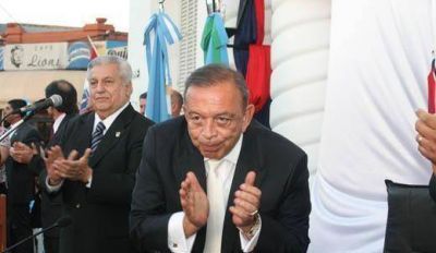 Z�ccaro admiti� que podr�a aceptar renuncias de sus funcionarios