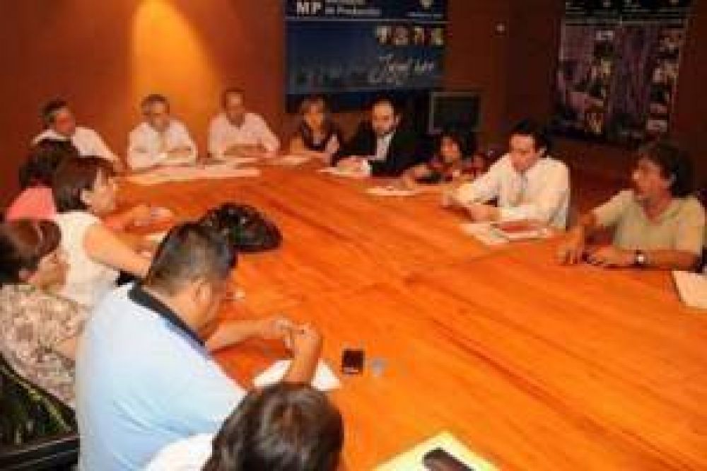 Contin�a el di�logo entre Gobierno y Gremios