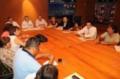 Contin�a el di�logo entre Gobierno y Gremios