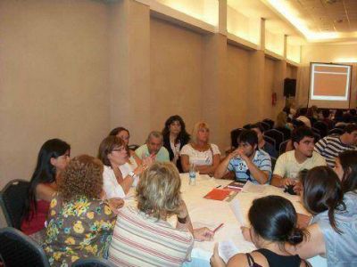 Termina el encuentro �Hablemos de Pol�tica�