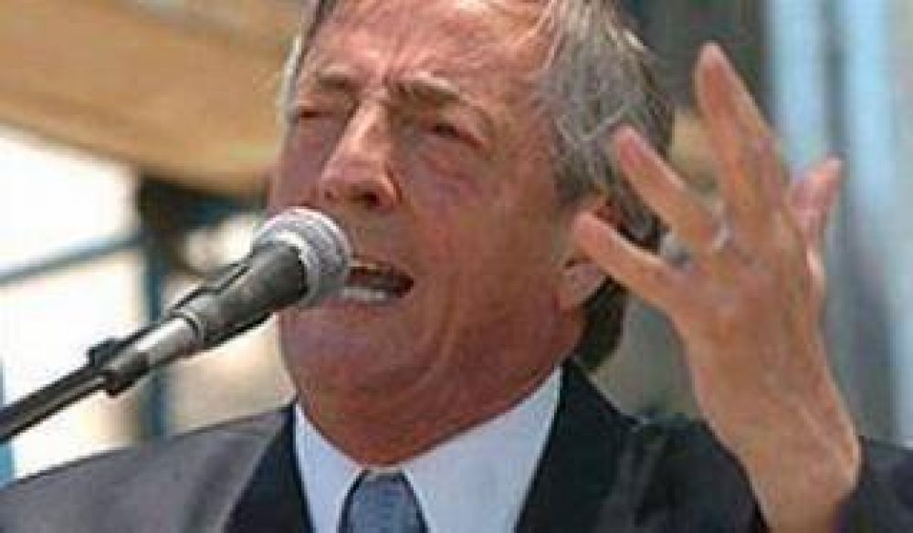 Kirchner viene a Jujuy a reunirse con dirigentes locales a fin de lograr acuerdos electorales.