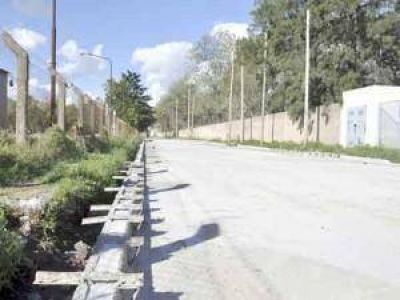 Llavallol: el asfalto de Libres del Sur ya est� avanzado en un 70 %