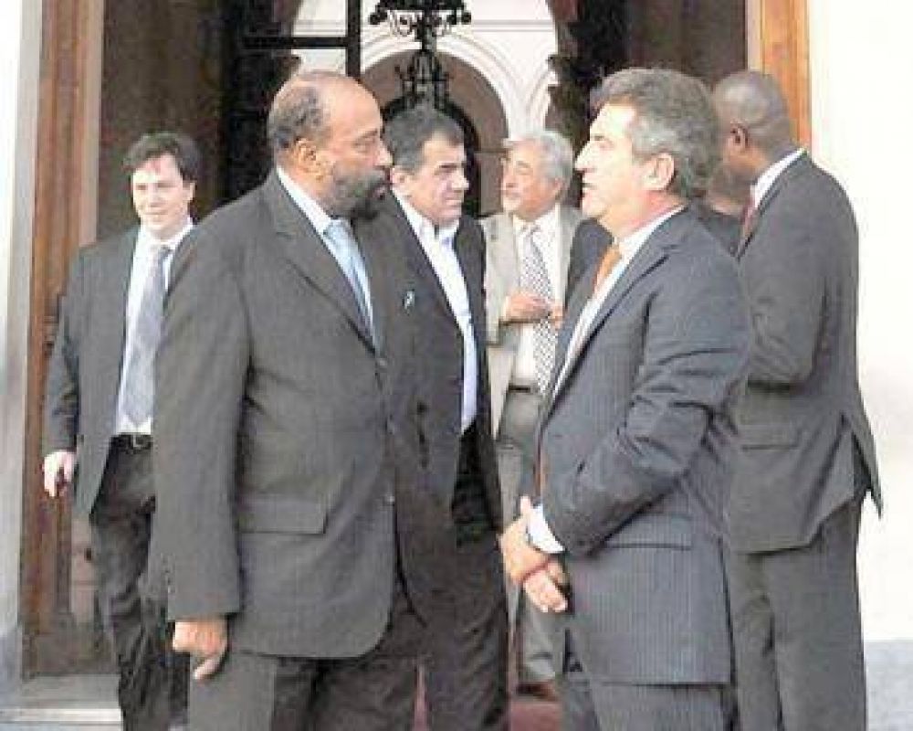 El gobernador y empresarios entrerrianos viajan a Angola