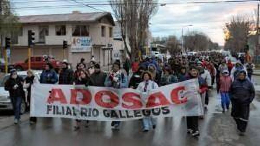 El Presidente del CPE anunci� que si los docentes paran, se les descontar� el d�a