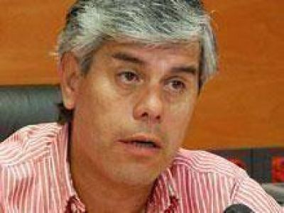 Peralta critic� a las administraciones municipales �irresponsables�