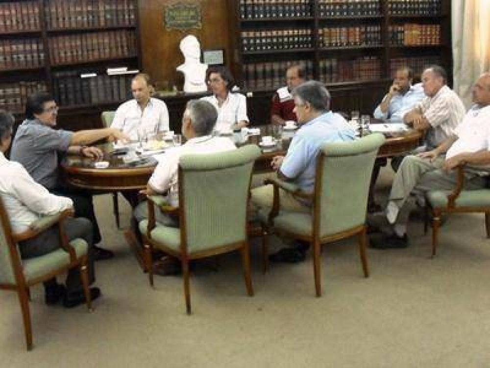 La Provincia trabaja junto a empresas locales para agilizar tiempos de obras y atenuar costos 	