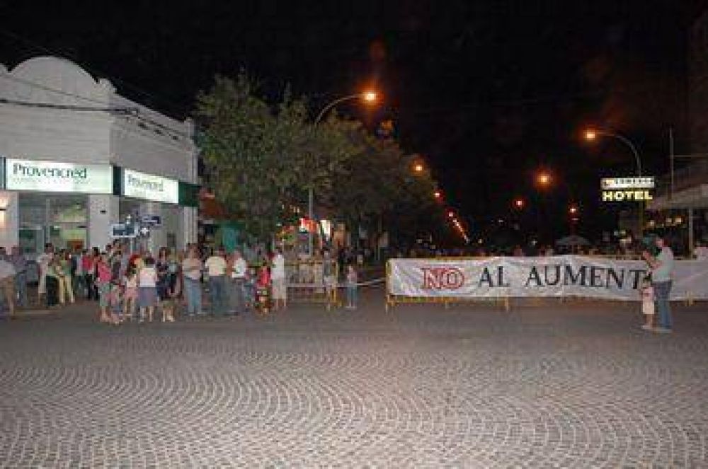 Escasa adhesi�n de vecinos y entidades a la protesta
