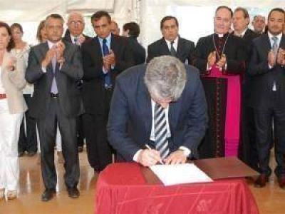 El gobernador puso en marcha la construcci�n del �Parque Zanjitas, Pueblo Heroico�