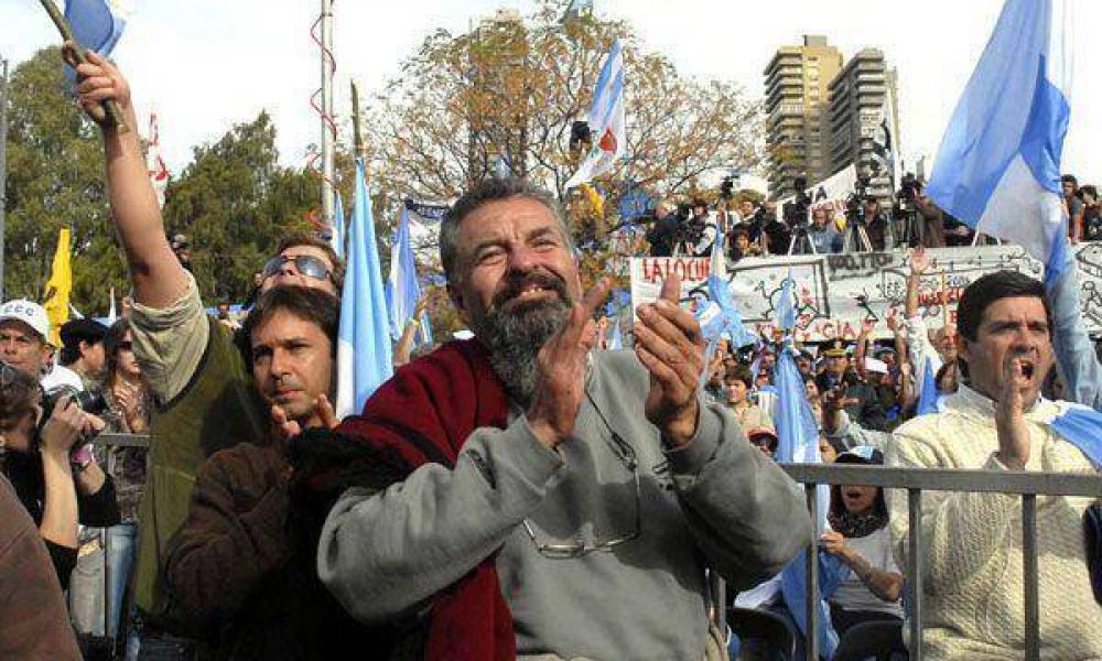 Una protesta de Ra�l Castells termin� con incidentes