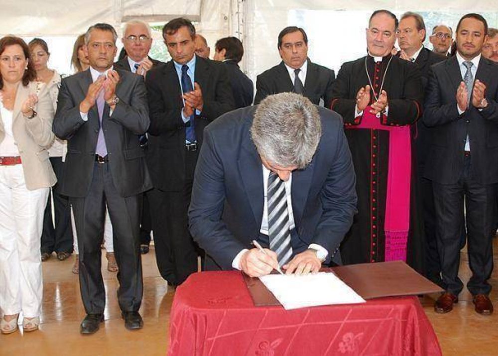 Zanjitas: sin cloacas, sin transporte, sin centro de salud pero con un parque de 22 millones de pesos