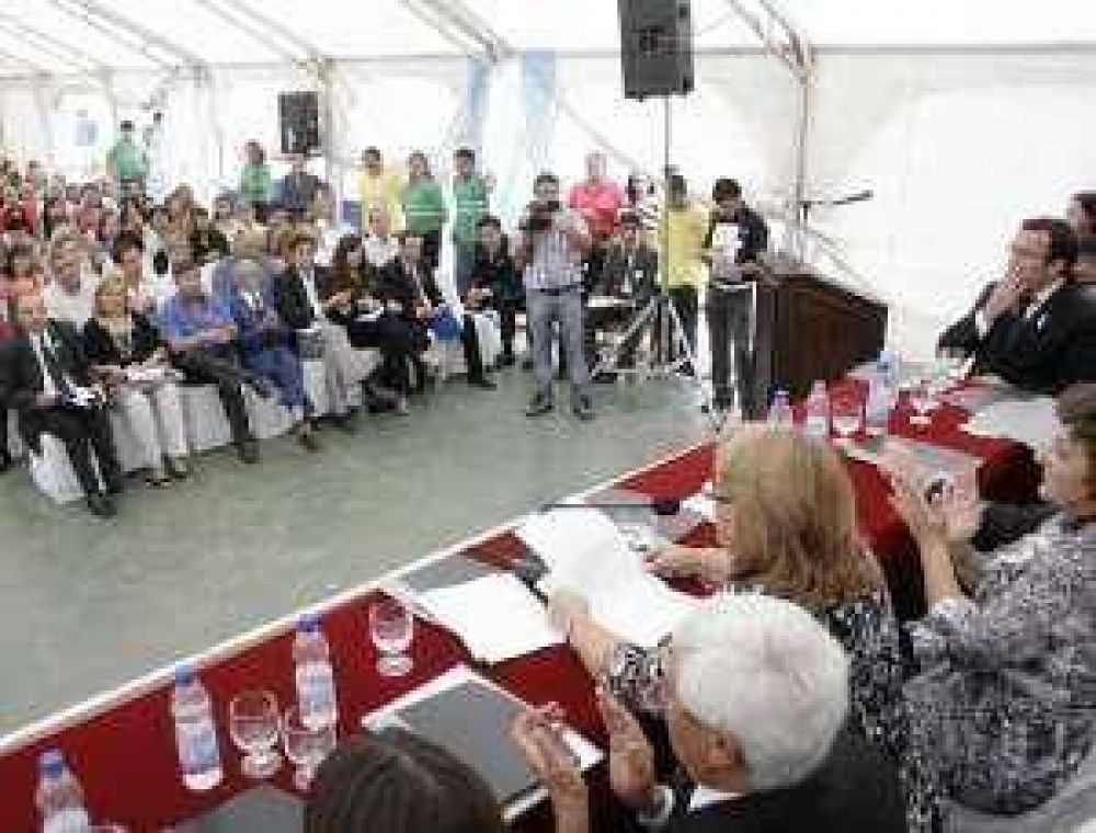 Ana Mar�a quiere hacer una v�a r�pida hacia la Capital