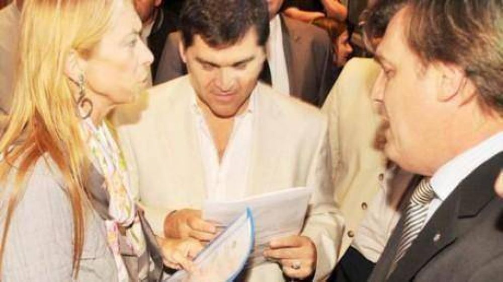 P�rez Cat�n pidi� una audiencia con la ministra D�bora Giorgi
